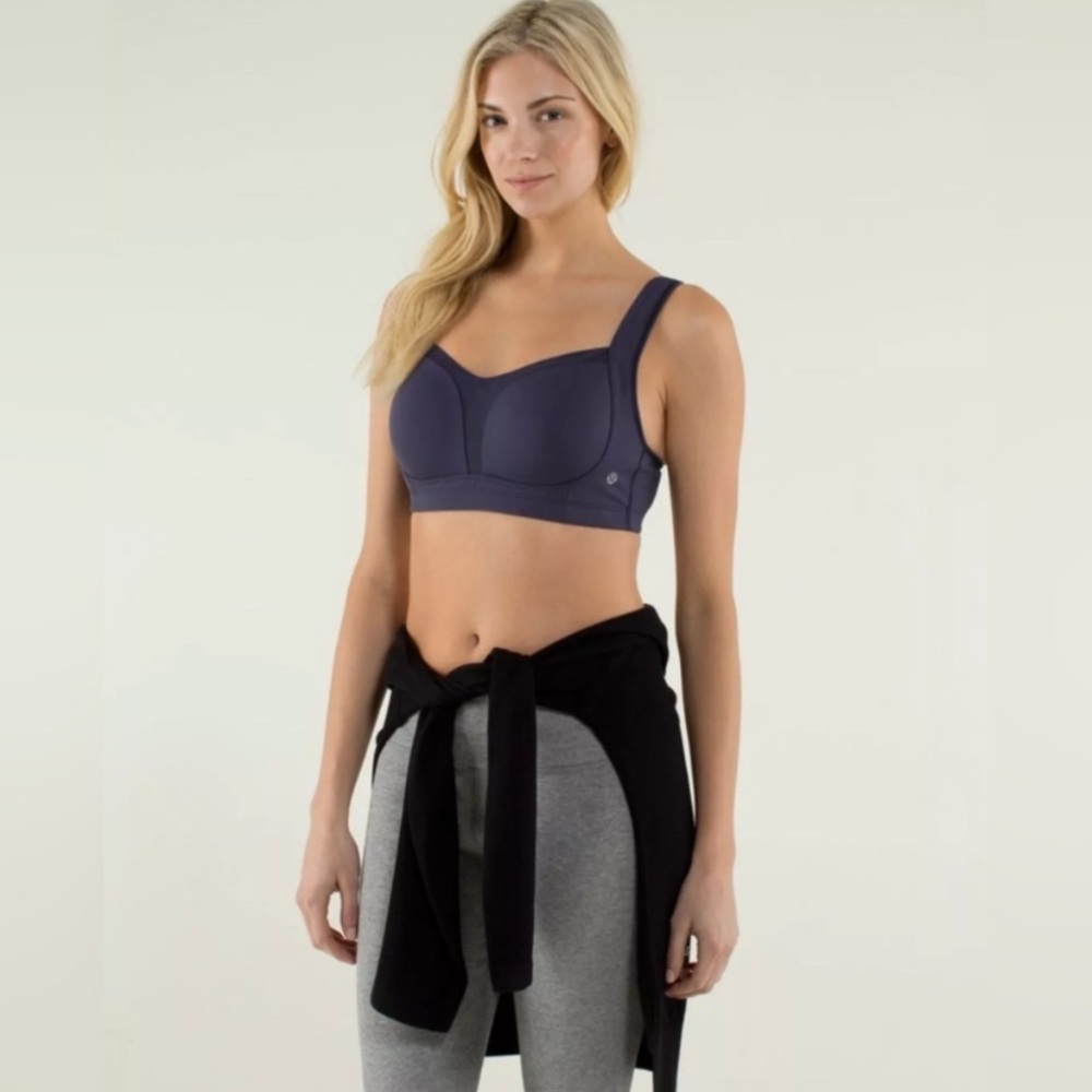 Lululemon Ta Ta Tamer II 36C Cadet Blue